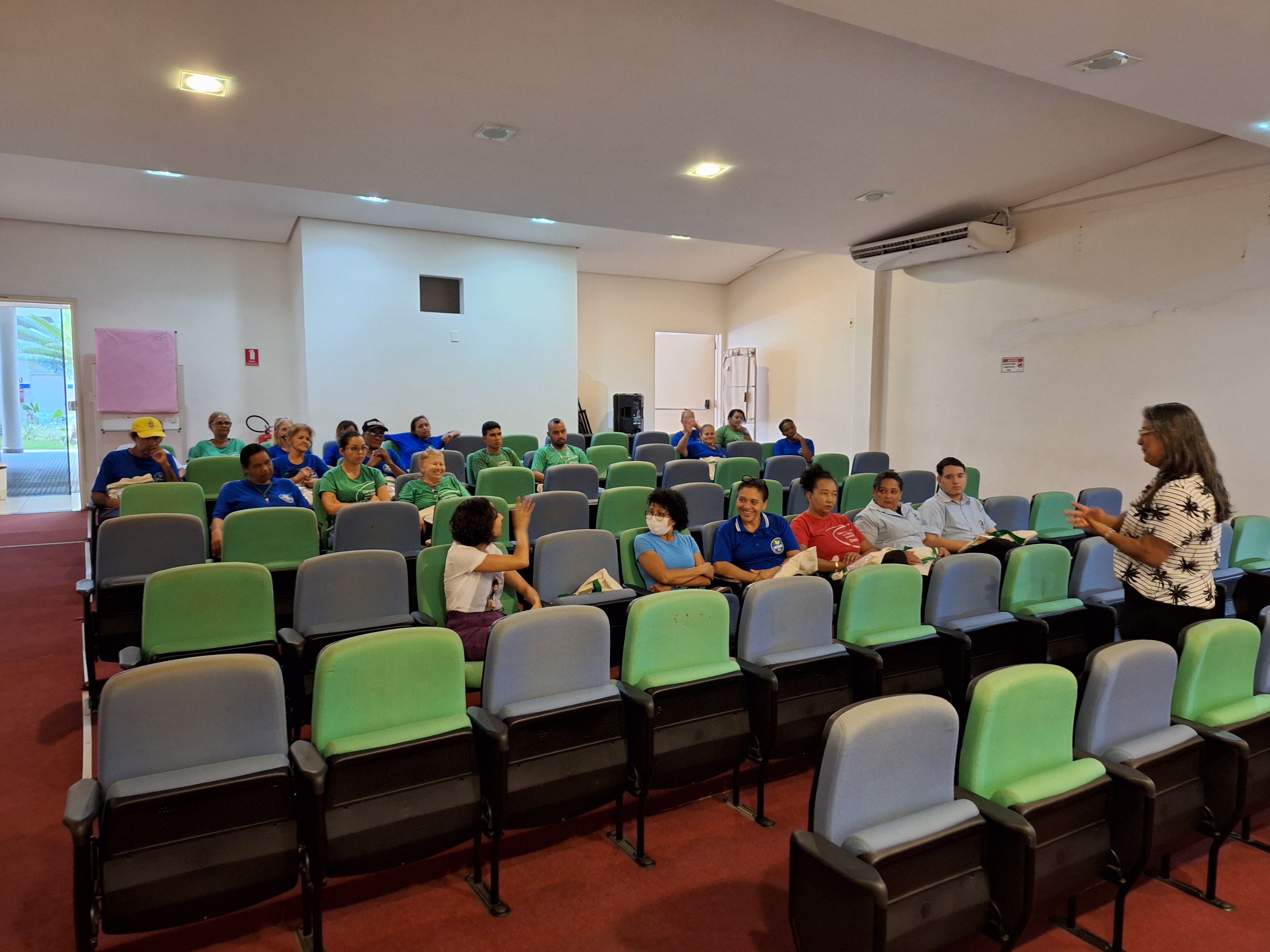 Palestra ocorreu nos turnos matutino e vespertino, na Cinemateca do Câmpus Goiânia, e contou com a participação de 60 colaboradores